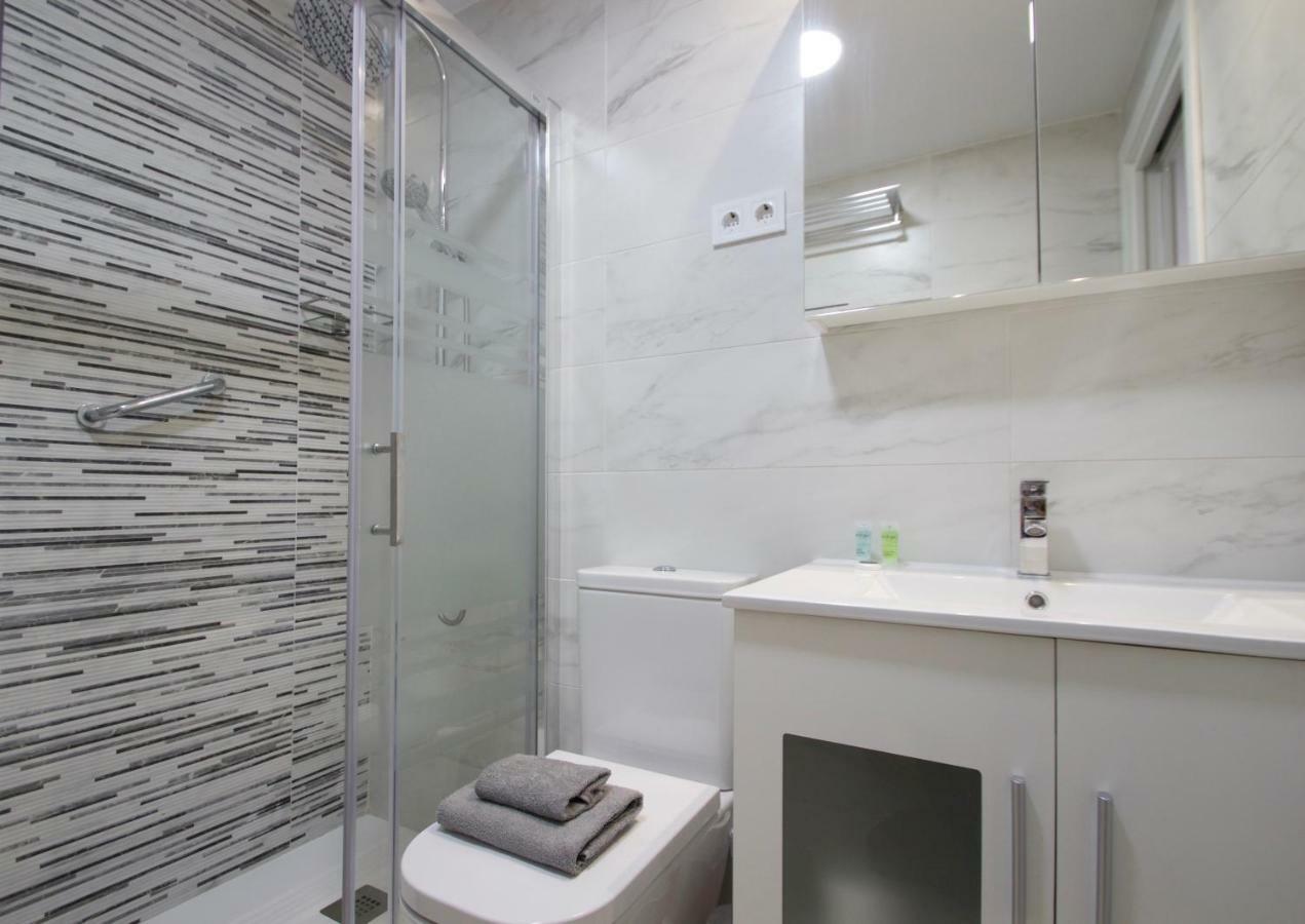 R&E Apartments 托雷莫利诺斯 外观 照片
